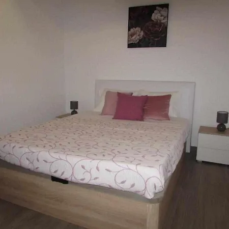 Casa Rosa Em *